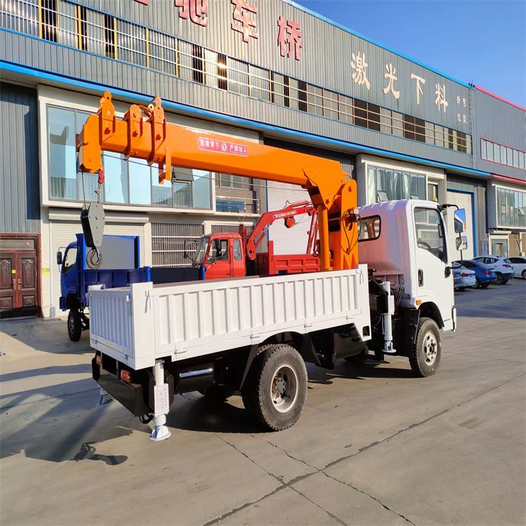 曲江区三轮随车吊定制 农用改装机自备吊中瑞长期出售